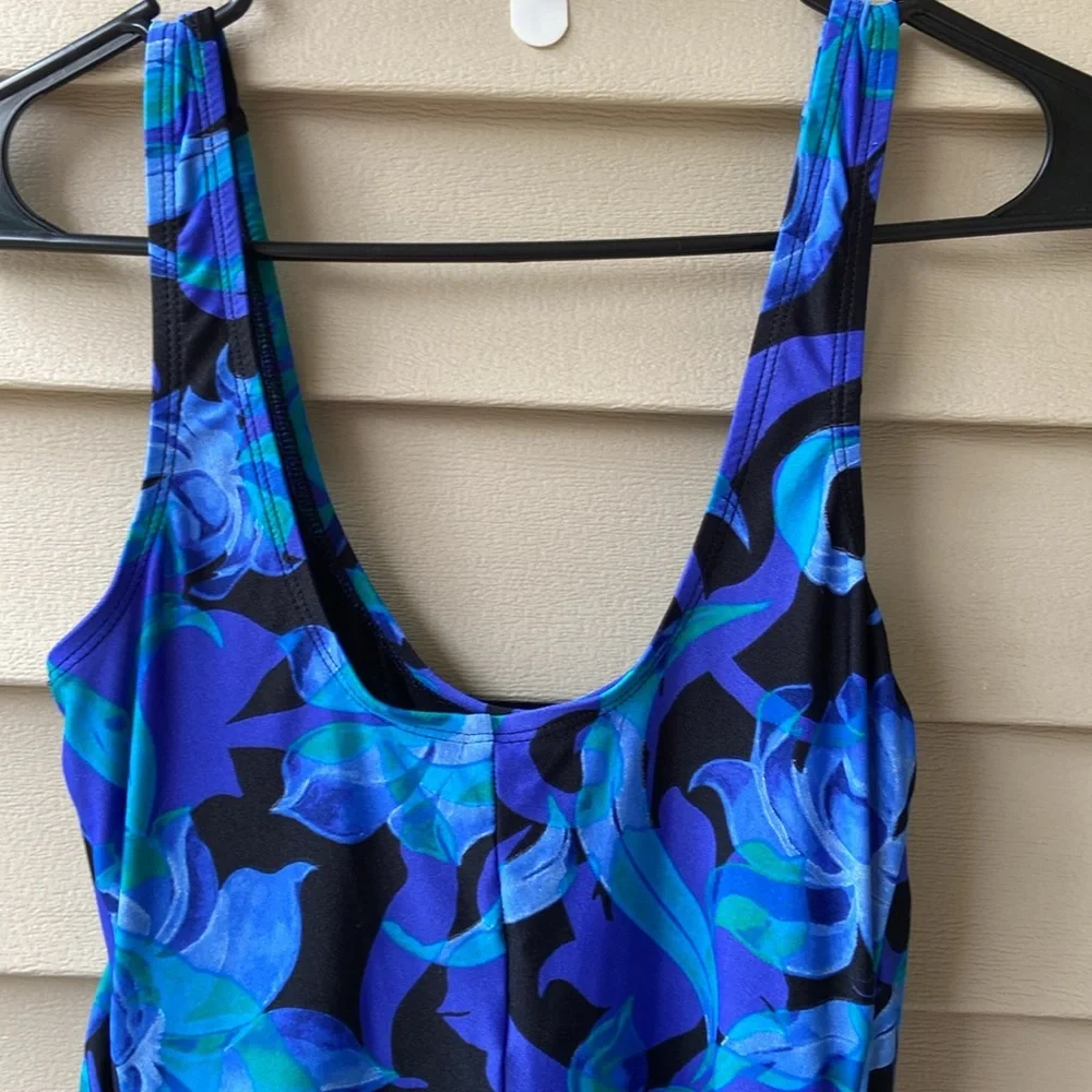 🩱Women’s Swimsuit Sz-XL Blue Floral-Tags Removed, Signs of Wear/Wash- Very Clean